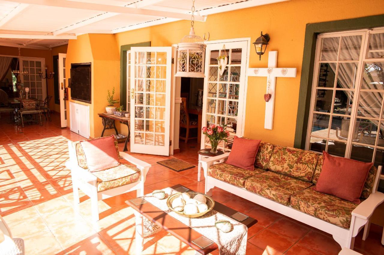 Roses And Pebbles B & B Guest House Klerksdorp Exterior photo