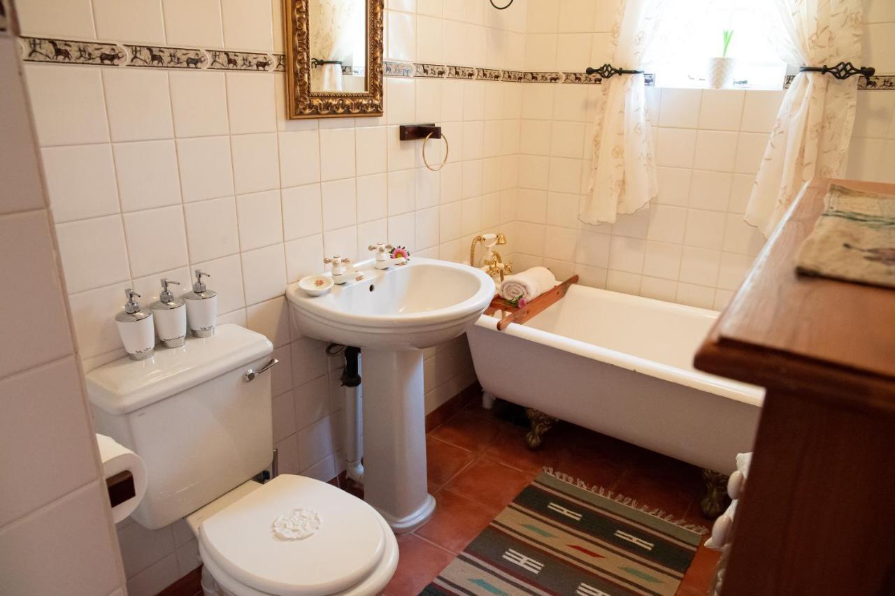Roses And Pebbles B & B Guest House Klerksdorp Exterior photo