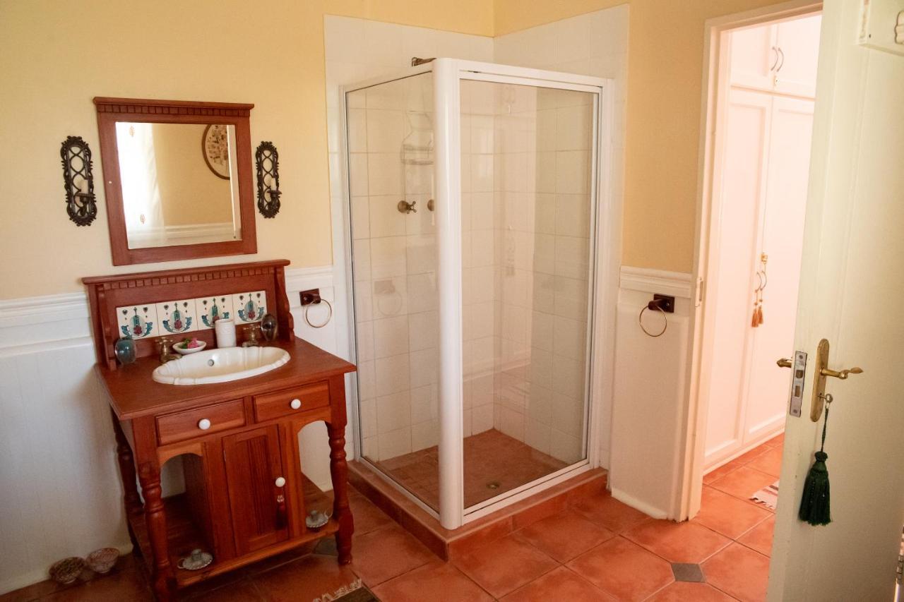Roses And Pebbles B & B Guest House Klerksdorp Exterior photo