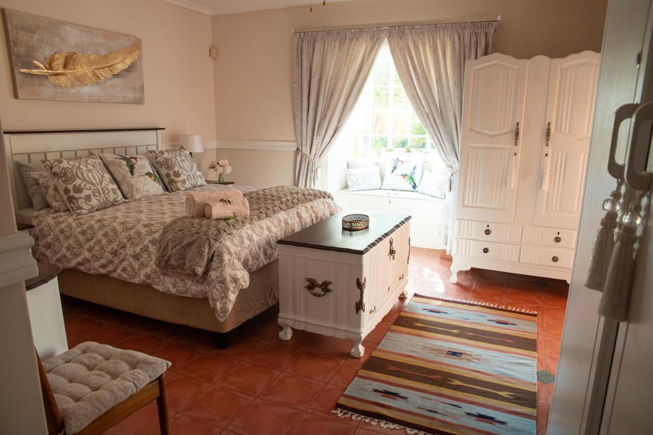 Roses And Pebbles B & B Guest House Klerksdorp Exterior photo