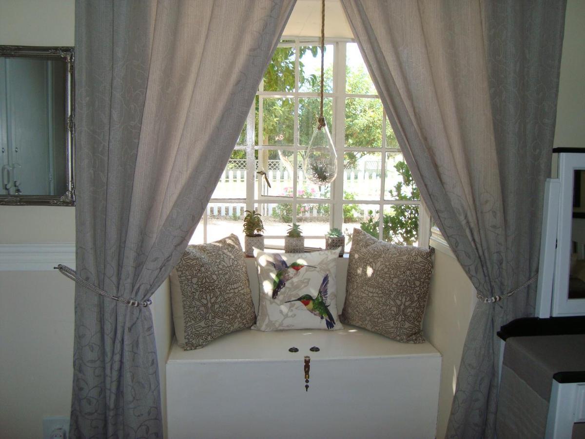 Roses And Pebbles B & B Guest House Klerksdorp Exterior photo