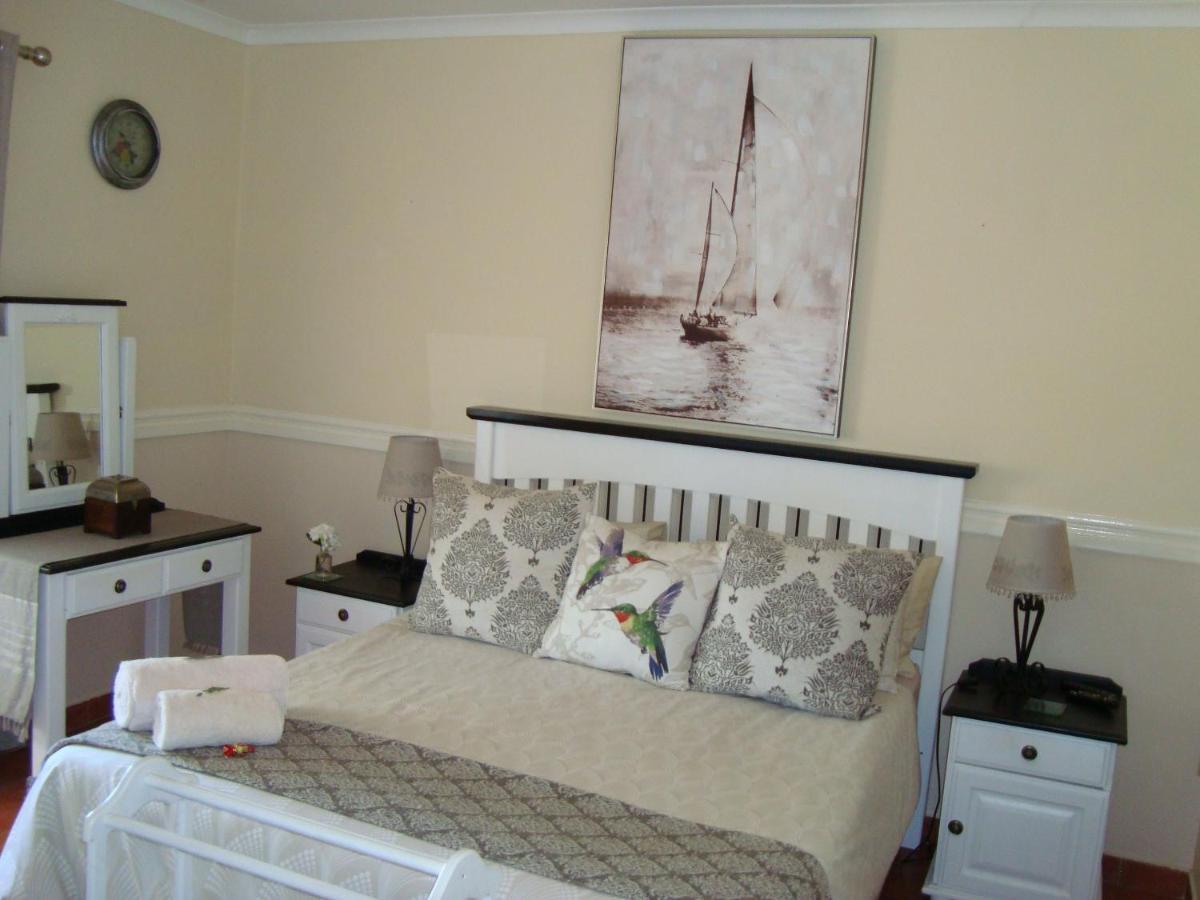 Roses And Pebbles B & B Guest House Klerksdorp Exterior photo